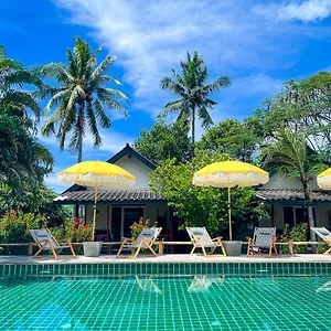 Konukevi Oasis Yoga, Ko Lanta