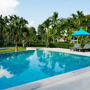 Na Vela Village Resort